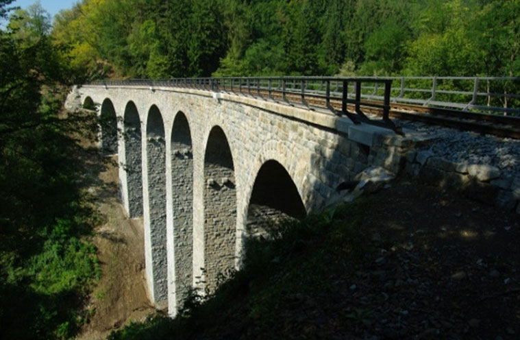Rekonstrukce mostu v km 21.452 trati Čerčany - Skochovice